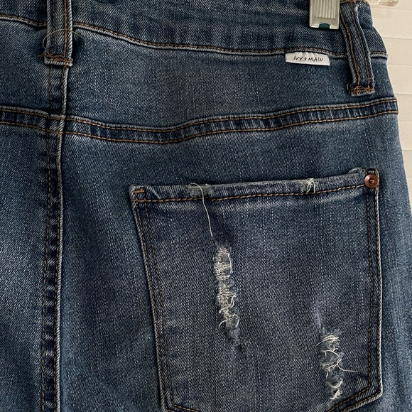 Ivy And Main Skinny Jeans - Picture 5 of 6